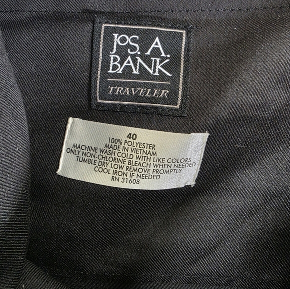 Jos. A. Bank Black Pleat Front Men's Traveler Shorts - Picture 2 of 5